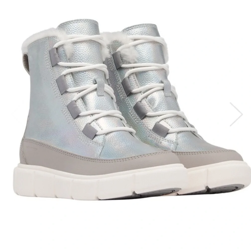 Sorel Explorer III Lace Winter Boot kids size 8: waterproof